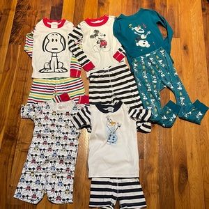 Hanna Andersson Disney PJ Bundle. Size 110 (5)